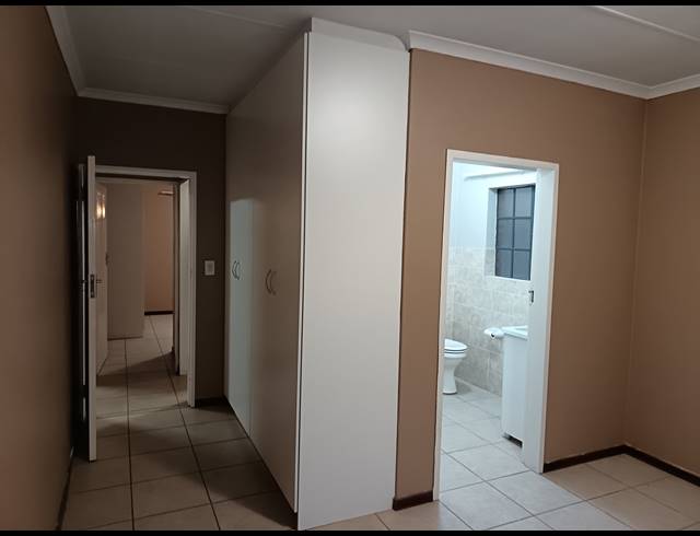 2 BEDROOM TOWNHOUSE TO LET IN MEYERTON CENTRAL